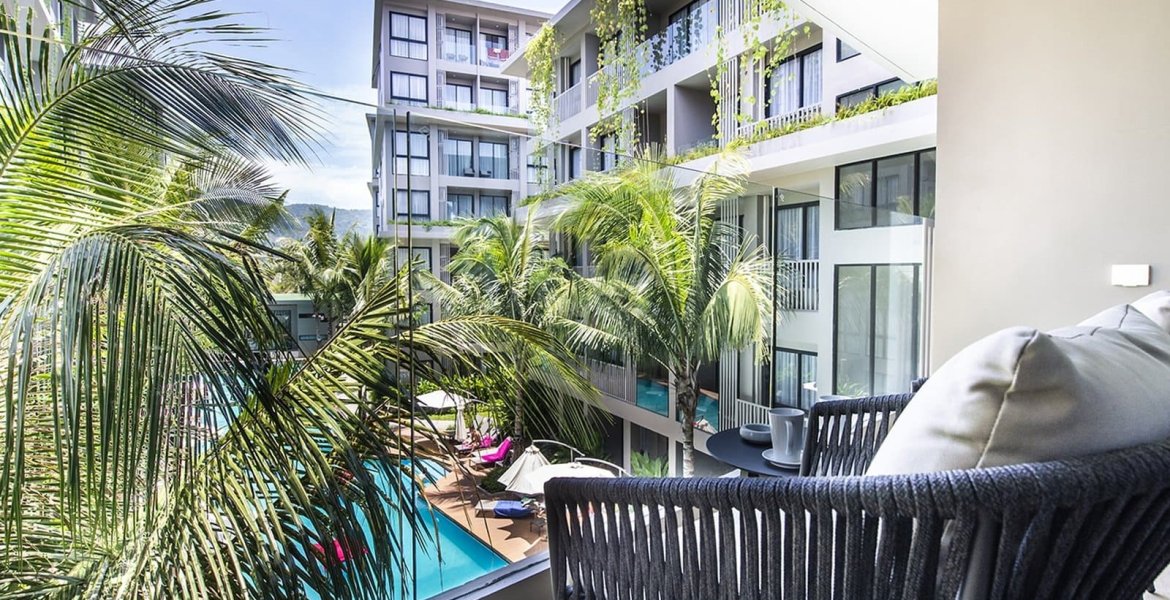 Diamond Condominium 11