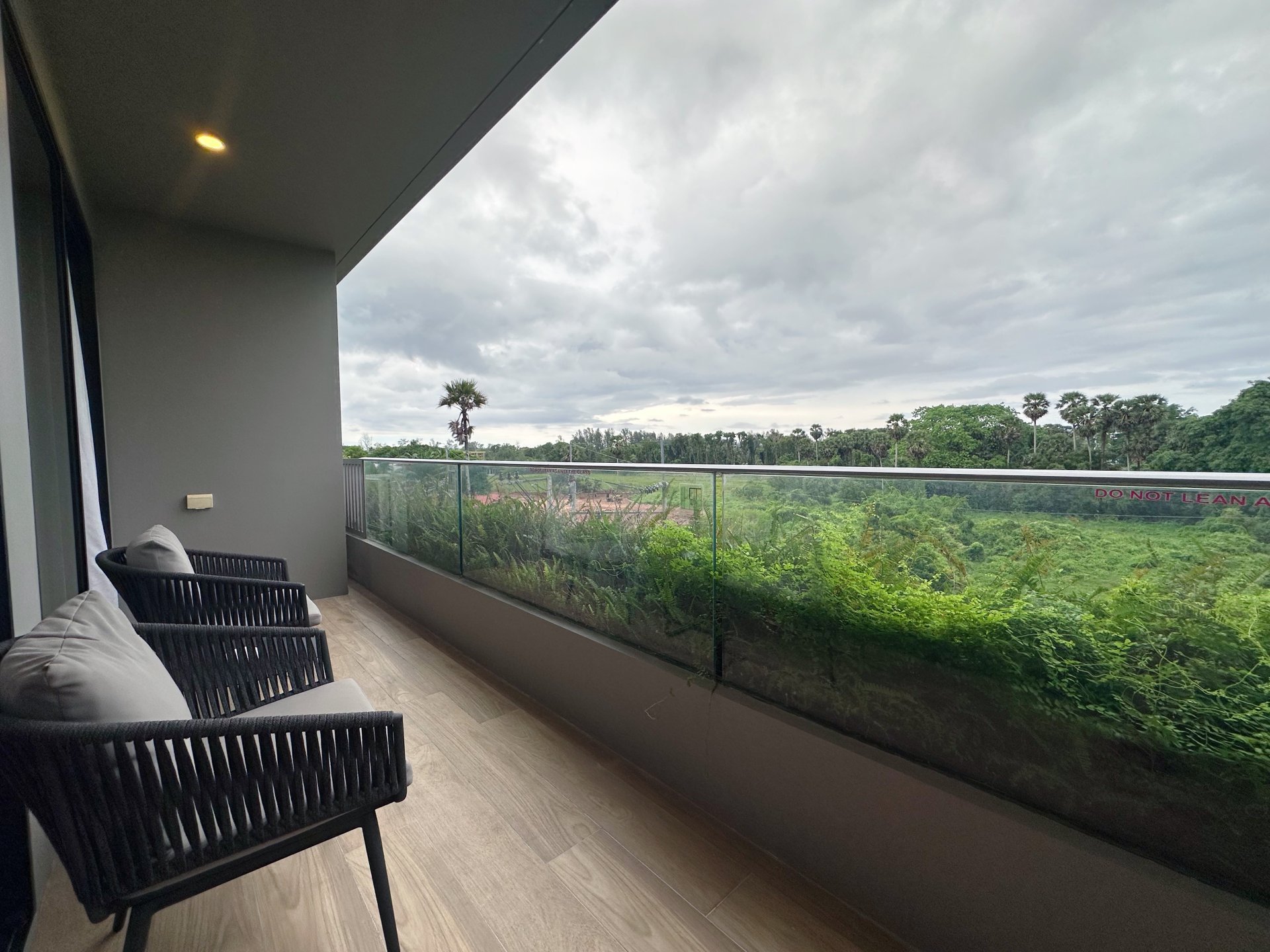 2 bedrooms Condominium in Diamond Condominium No. 11024